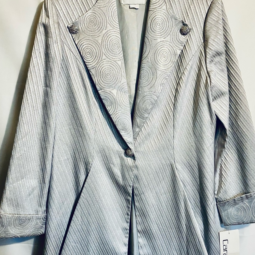 Caramia Women's Luxury 2 Piece Skirt Suit Size 14 Silver Metallic NWT